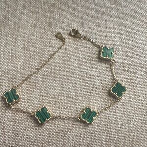 Green Clover Motif Bracelet - Gold Chain